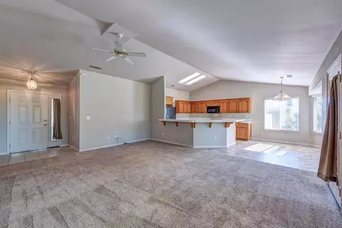 2721 Dawnridge Dr, Redding, CA 96001 photo 4