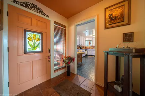 840 Overhill Dr, Redding, CA 96001 photo 4