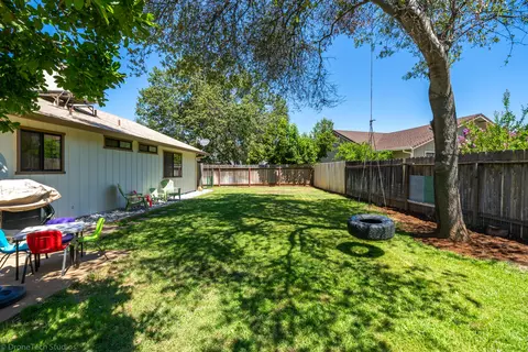 3257 Flintwood Way, Redding, CA 96002 photo 27