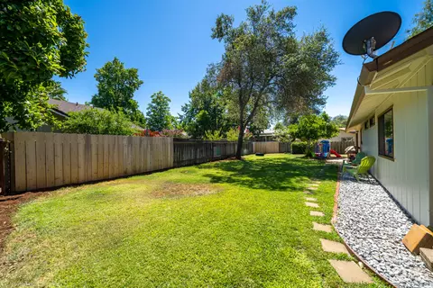 3257 Flintwood Way, Redding, CA 96002 photo 28