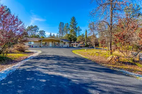 12380 Charlie Ln, Redding, CA 96003 photo 3