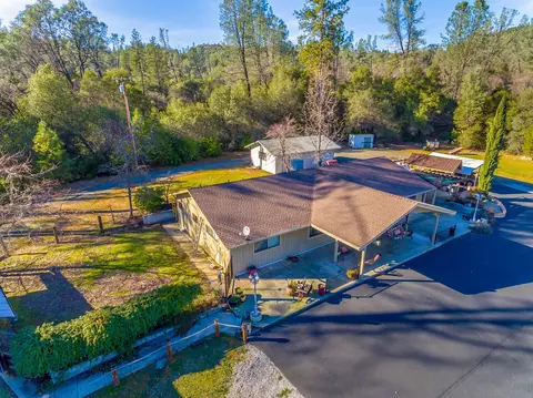 12380 Charlie Ln, Redding, CA 96003 photo 2