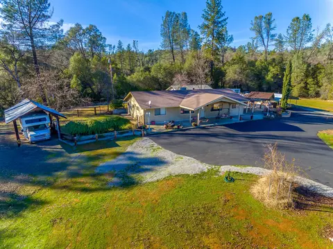12380 Charlie Ln, Redding, CA 96003 photo 1