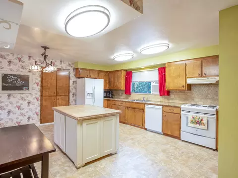 12380 Charlie Ln, Redding, CA 96003 photo 11
