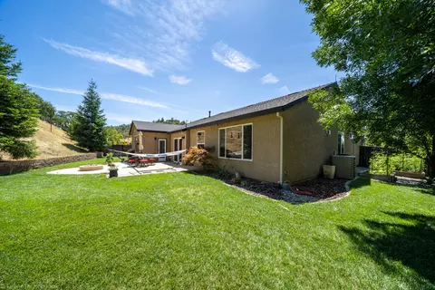 1156 Lakeside Dr, Redding, CA 96001 photo 32