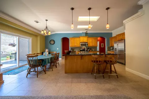 1156 Lakeside Dr, Redding, CA 96001 photo 14