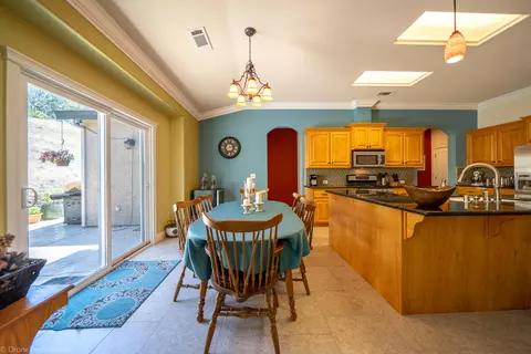 1156 Lakeside Dr, Redding, CA 96001 photo 16