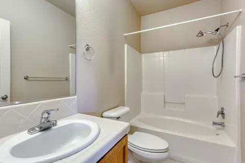 985 Domain Way, Redding, CA 96003 photo 12