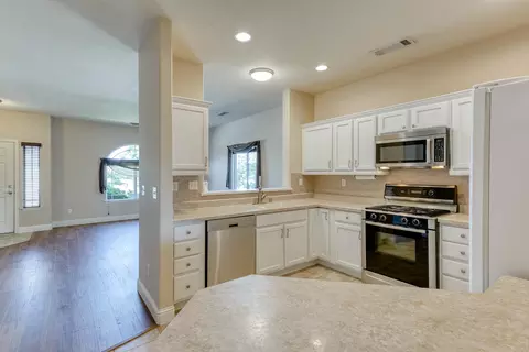 985 Domain Way, Redding, CA 96003 photo 8