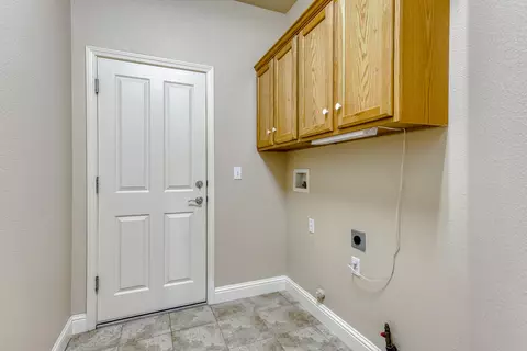 985 Domain Way, Redding, CA 96003 photo 11