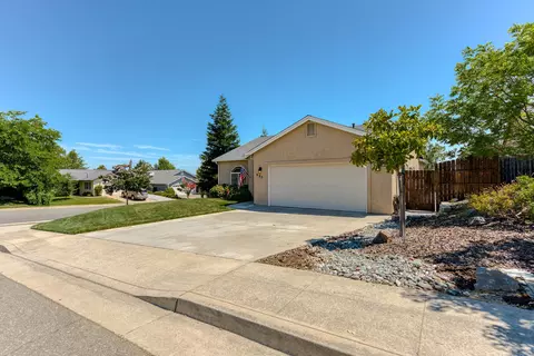 985 Domain Way, Redding, CA 96003 photo 4