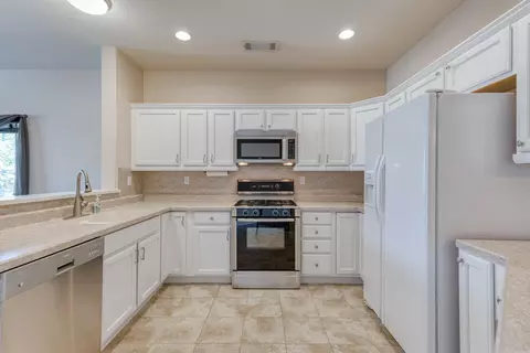 985 Domain Way, Redding, CA 96003 photo 7