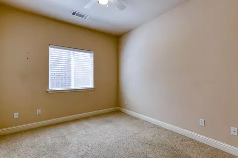 985 Domain Way, Redding, CA 96003 photo 13