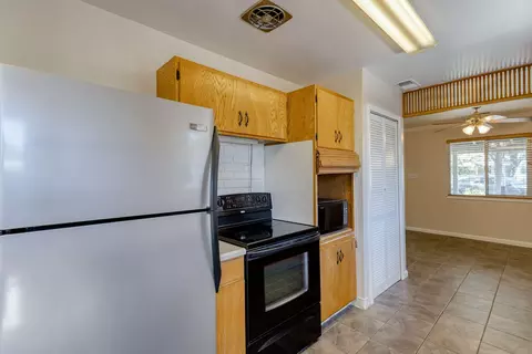 1322 Riviera Dr, Redding, CA 96001 photo 5