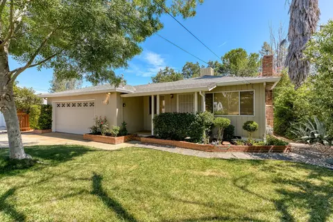 1322 Riviera Dr, Redding, CA 96001 photo 1