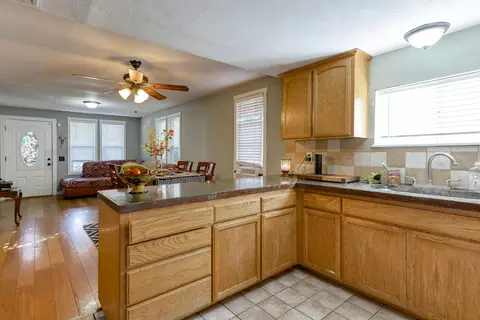 765 Locust St, Redding, CA 96001 photo 4