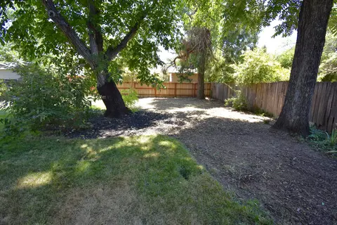 5750 E Bonnyview Rd, Redding, CA 96001 photo 21
