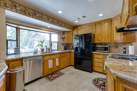 3879 Oro St, Redding, CA 96001 photo 11