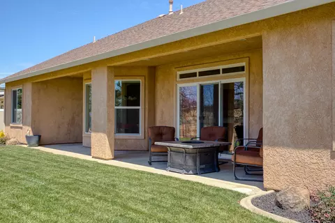 3557 Keel Ct, Redding, CA 96003 photo 3