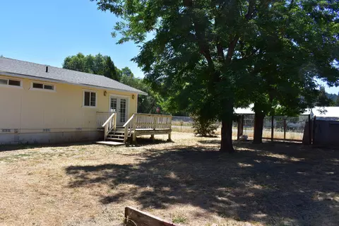 21 Shasta St, Hayfork, CA 96041 photo 4