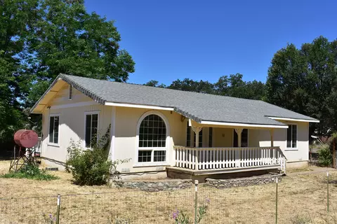 21 Shasta St, Hayfork, CA 96041 photo 1