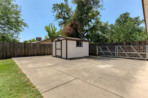 2309 Lake Redding Dr, Redding, CA 96003 photo 21