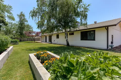 2309 Lake Redding Dr, Redding, CA 96003 photo 17