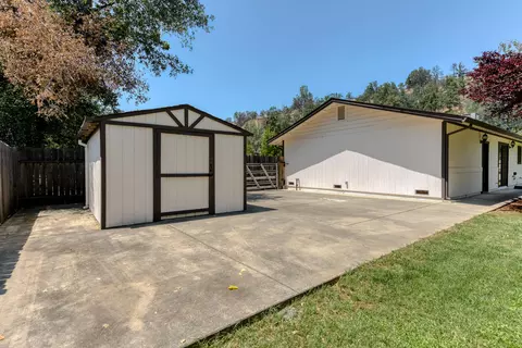 2309 Lake Redding Dr, Redding, CA 96003 photo 22