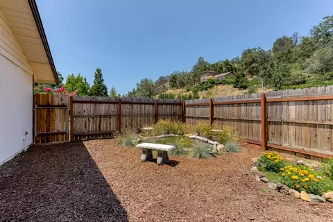 2309 Lake Redding Dr, Redding, CA 96003 photo 20