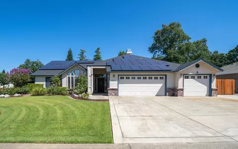 5922 Fairmont Dr, Redding, CA 96003 photo 1