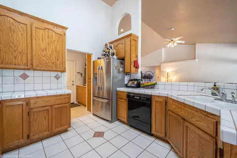 5922 Fairmont Dr, Redding, CA 96003 photo 13