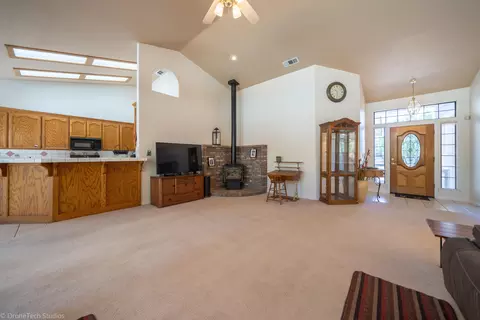 5922 Fairmont Dr, Redding, CA 96003 photo 8