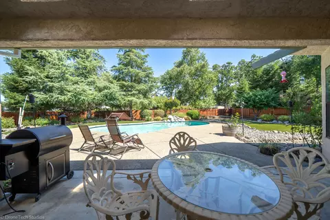 5922 Fairmont Dr, Redding, CA 96003 photo 20