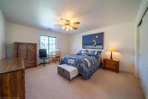 5922 Fairmont Dr, Redding, CA 96003 photo 18