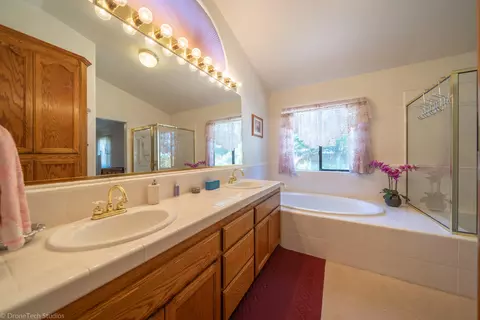 5922 Fairmont Dr, Redding, CA 96003 photo 17