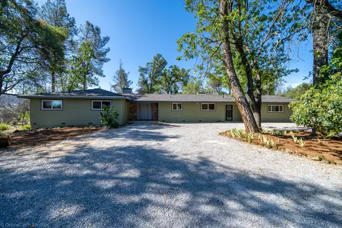 15939 Cindee Ln, Redding, CA 96001 photo 2