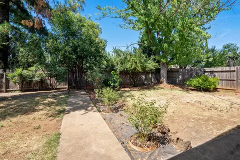 1107 4th St, Redding, CA 96002 photo 21