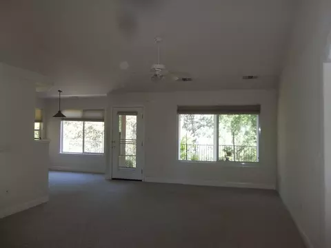 497 Reddington Dr, Redding, CA 96003 photo 4