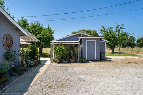 19941 Loop St, Anderson, CA 96007 photo 5