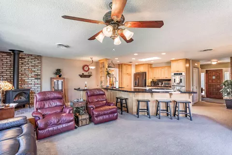 1946 Manchester Dr, Redding, CA 96002 photo 11