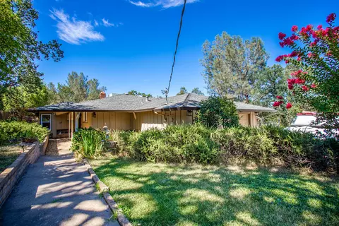 1946 Manchester Dr, Redding, CA 96002 photo 5
