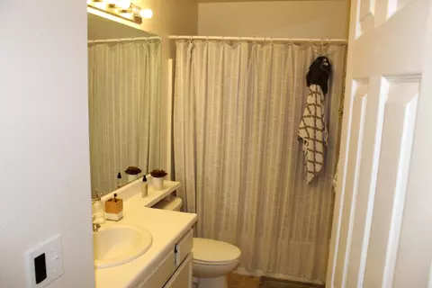 2154 Julian Ct, Redding, CA 96003 photo 8