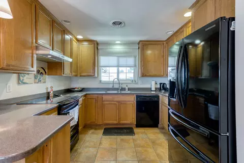 6704 Ferndale Dr, Redding, CA 96001 photo 14