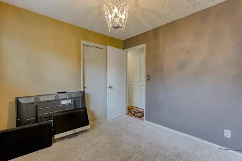 6704 Ferndale Dr, Redding, CA 96001 photo 23