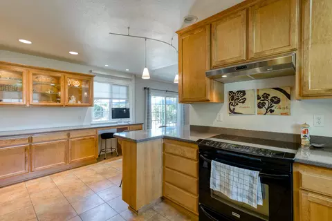 6704 Ferndale Dr, Redding, CA 96001 photo 15