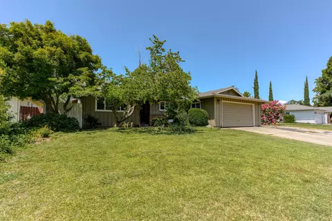 6704 Ferndale Dr, Redding, CA 96001 photo 3