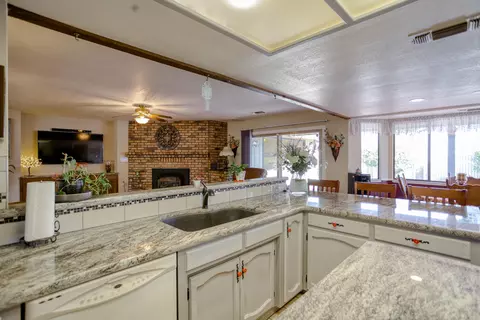 574 Collyer Dr, Redding, CA 96003 photo 13