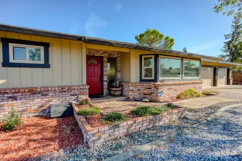 574 Collyer Dr, Redding, CA 96003 photo 1