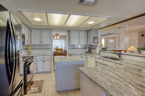 574 Collyer Dr, Redding, CA 96003 photo 9