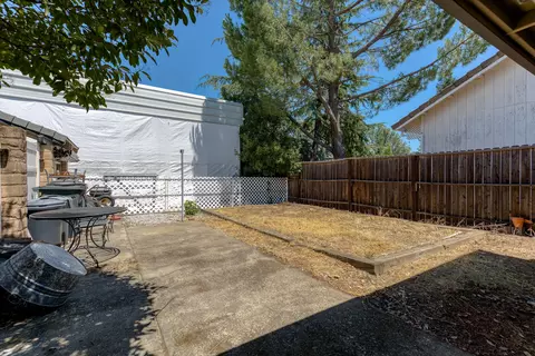 574 Collyer Dr, Redding, CA 96003 photo 39